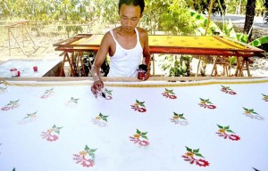 Jelang Harjaba, Batik Motif Durian Merah Laris Manis