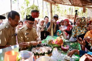 Kembangkan Ekonomi Kreatif, Warga Desa Rejoagung Bikin Kampung Jajanan Gula Merah