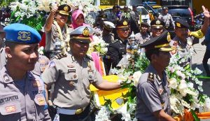 Tinggalkan Banyuwangi, AKBP Donny Dilepas Naik Kereta Kencana