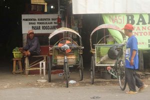 Becak Kian Tenggelam, Sehari Hanya Dapat Rp 25 Ribu