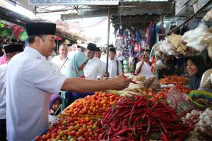 Blusukan to the Market, Vice Regent Yusuf: Stable Prices of Basic Necessities