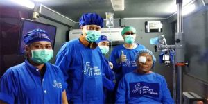 Collaborate with PT BSI, PMI Banyuwangi Holds Free Cataract Surgery