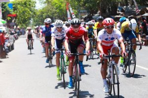 Racer from 23 Negara Ramaikan International Tour de Banyuwangi Ijen 2019