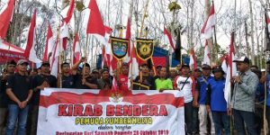 Commemorate the Youth Pledge, Ratusan Pemuda di Sumbermulyo Upacara di Atas Bukit