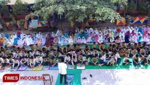 Ratusan Siswa SMP Muhammadiyah 3 Banyuwangi Salat Minta Hujan