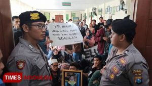 Sidang Kasus Terbunuhnya Karyawan Bank Berujung Ricuh