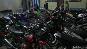 Raid title, Polisi Banyuwangi Amankan 84 Motor Tak Standar, Ada yang Bawa Miras