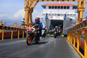 Postalibur Christmas and New Years, ASDP Ketapang Port Activities Back to Normal