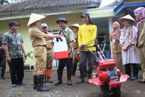 Tangani Problem Pertanian, Petani Banyuwangi Bisa Lapor lewat Aplikasi