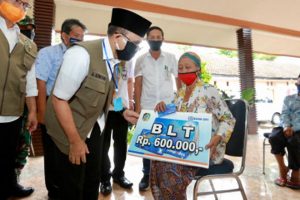 BLT Desa Mulai Cair di Banyuwangi, Tiap KK Terima Rp 600 Thousand