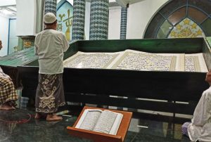 Tadarus Alquran Raksasa di Masjid Agung Baiturahman