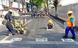 Jaga Jarak, Bukan untuk Starting Grid Balapan