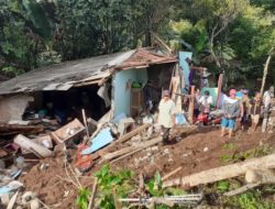 Landslide Heaps Three Houses in Banyuwangi, One Person Dies