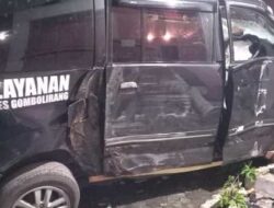 Mobil Pelayanan Desa di Banyuwangi Hancur Tabrak Pagar Rumah