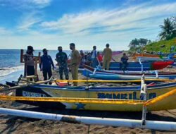 Bad weather Grajagan fishermen stop fishing, Furniture Sold for Living Cost