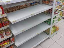 Harganya Turun, Ratusan Liter Minyak Goreng di Minimart Banyuwangi Ludes Selama 20 Menit