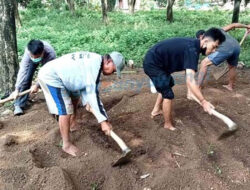 Identitas Masih Gelap, Kerangka Manusia Dikubur