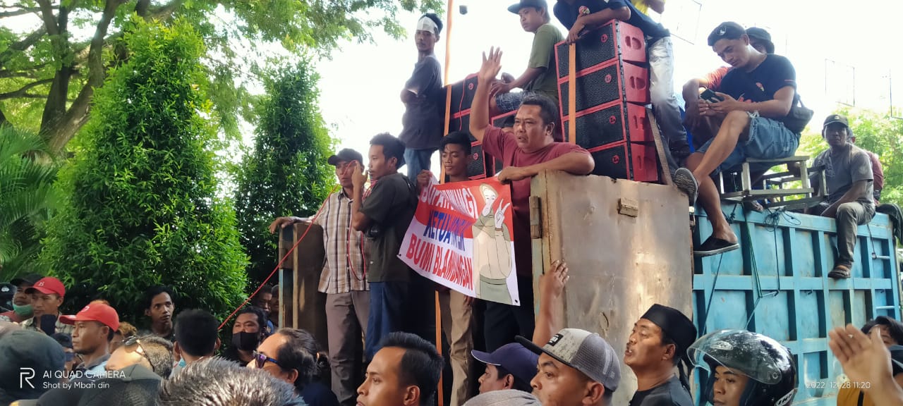 Buntut Demo Dumptruk, Pemkab Banyuwangi Beri Diskresi Sepuluh Titik Tambang