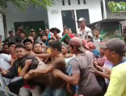 Caught Steal Motor, Men in Banyuwangi Battered Beaten by Mobs