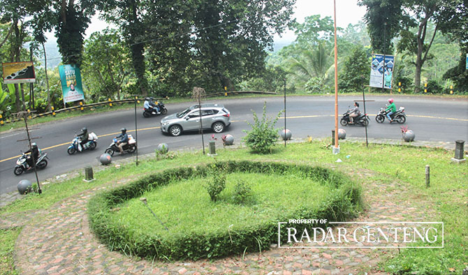 Kendaraan Lewat Jalut Gumitir Naik 40 Persen