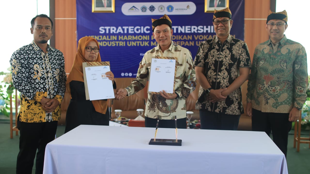 pt-bumi-suksesindo-strengthens-the-role-of-education-in-banyuwangi-through-strategic-cooperation