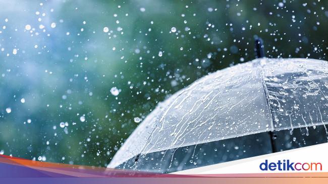 cuaca-jatim-14-januari-2024:-5-daerah-hujan-ringan,-bangkalan-awas-petir