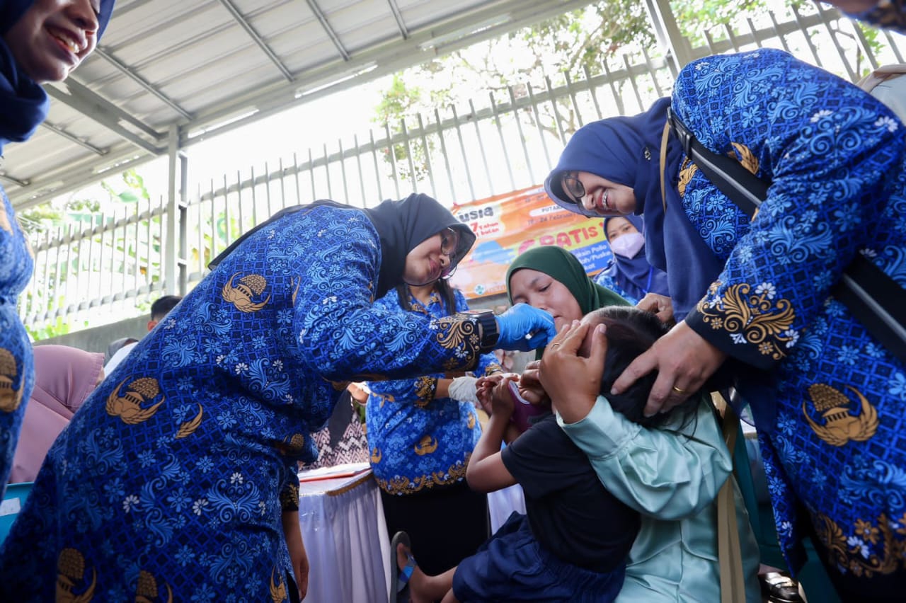 tiga-hari-pelaksanaan,-pin-polio-di-banyuwangi-capai-63,12-persen