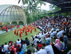 The Meras Gandrung Banyuwangi ballet was held again at the Gandrung Terracotta Park