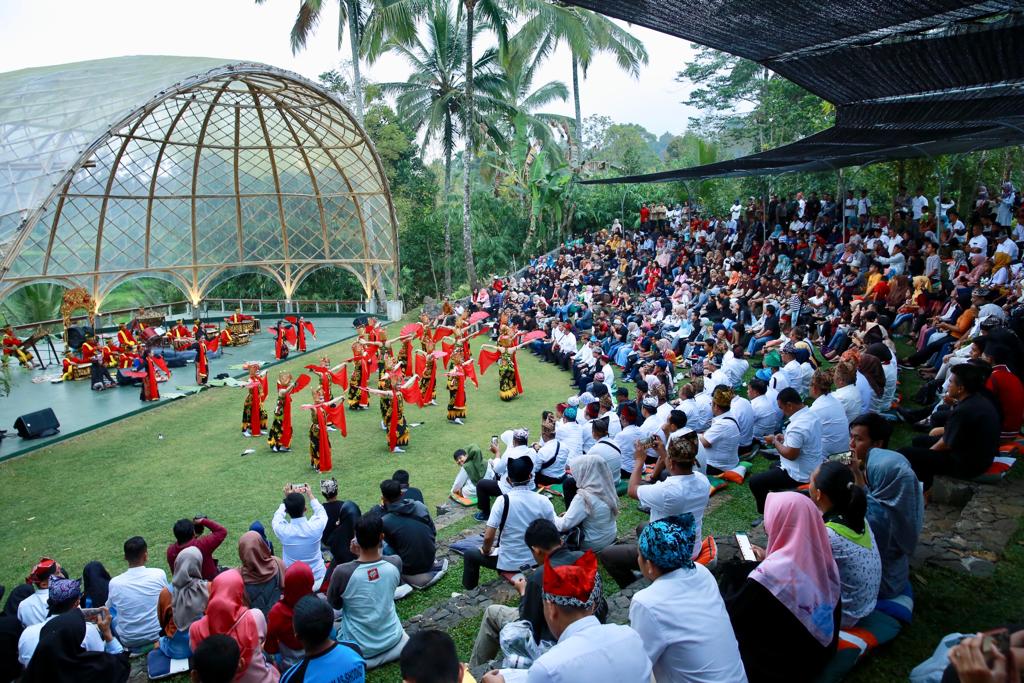 sendratari-meras-gandrung-banyuwangi-kembali-digelar-di-taman-gandrung-terakota