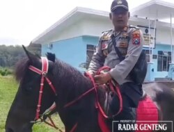 Patroli di TPS Terpencil dengan Naik Kuda untuk Mempersiapkan Pengamanan Pemilu 2024