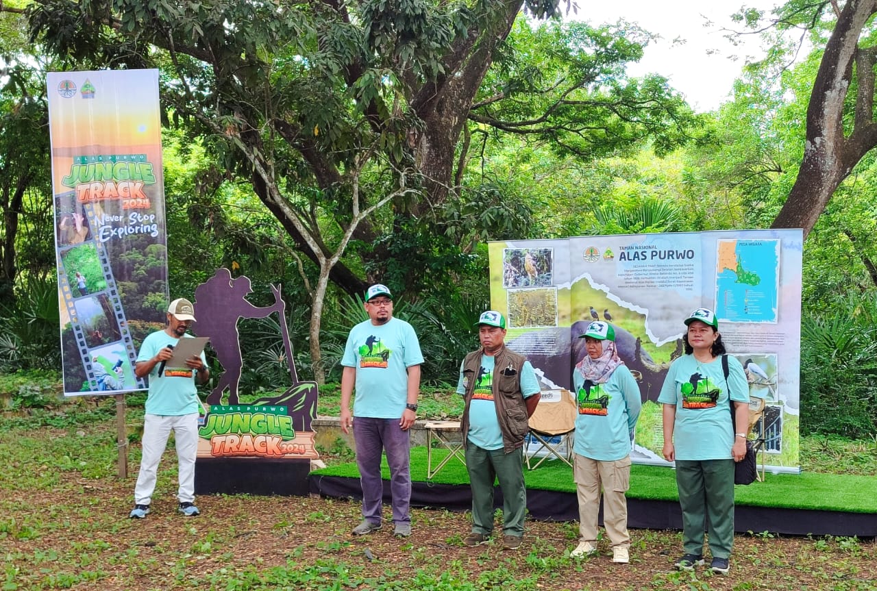 empat-mahasiswa-biologi-universitas-pgri-banyuwangi-terpilih-sebagai-kader-konservasi-di-taman-nasional-alas-purwo