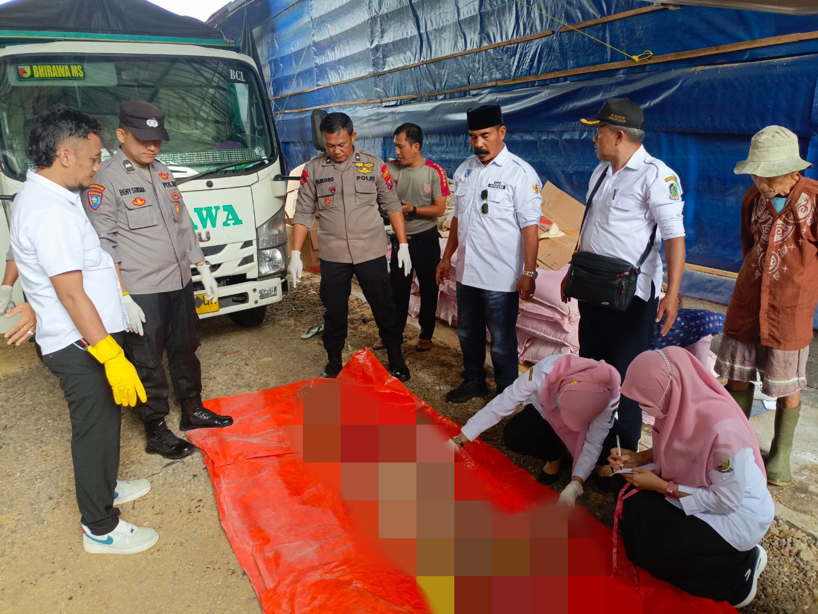 truck-driver-found-dead-in-a-chicken-coop-in-banyuwangi