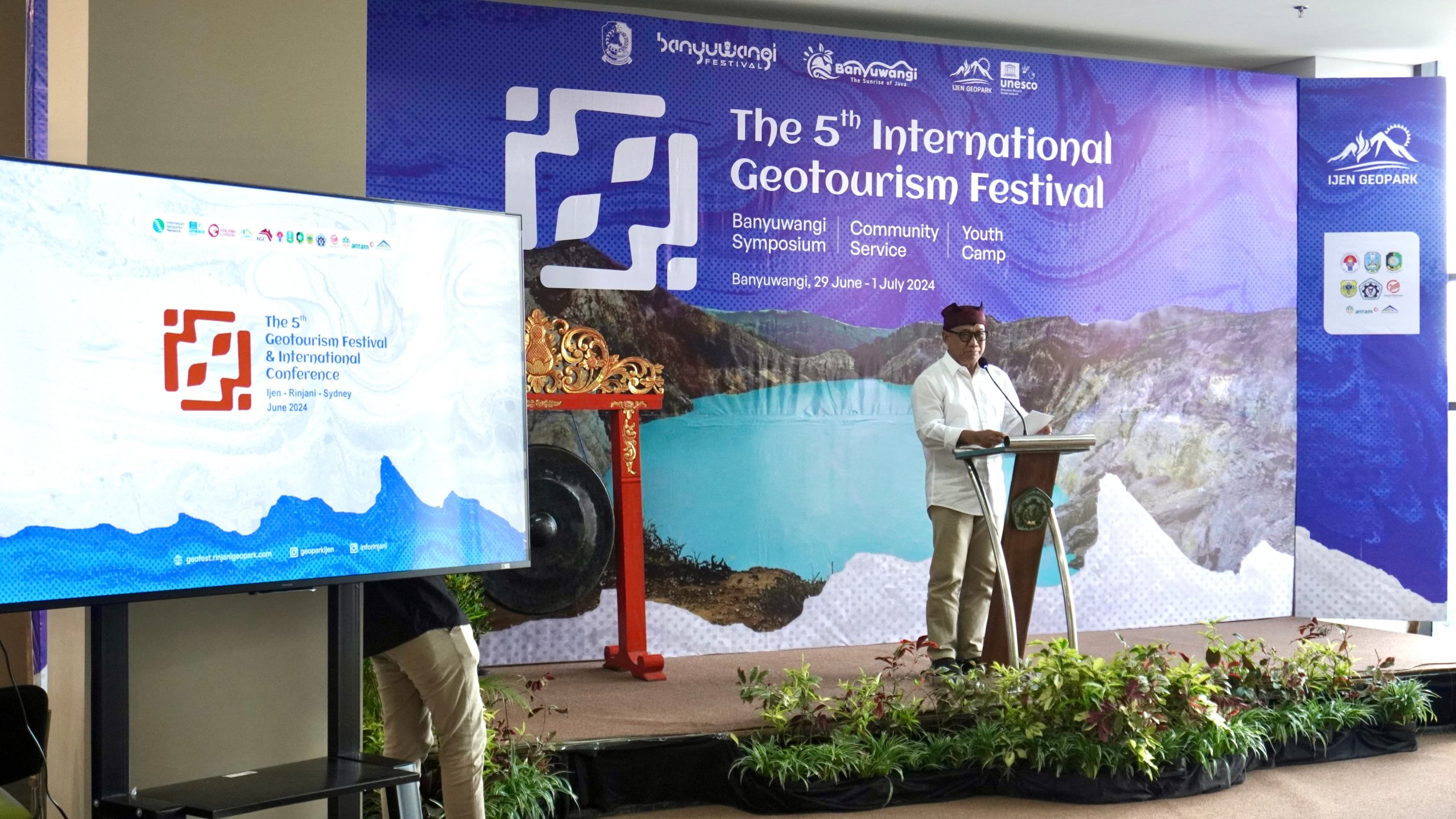 develop-geopark-ijen,-banyuwangi-hosts-a-series-of-international-conferences-global-geopark-network
