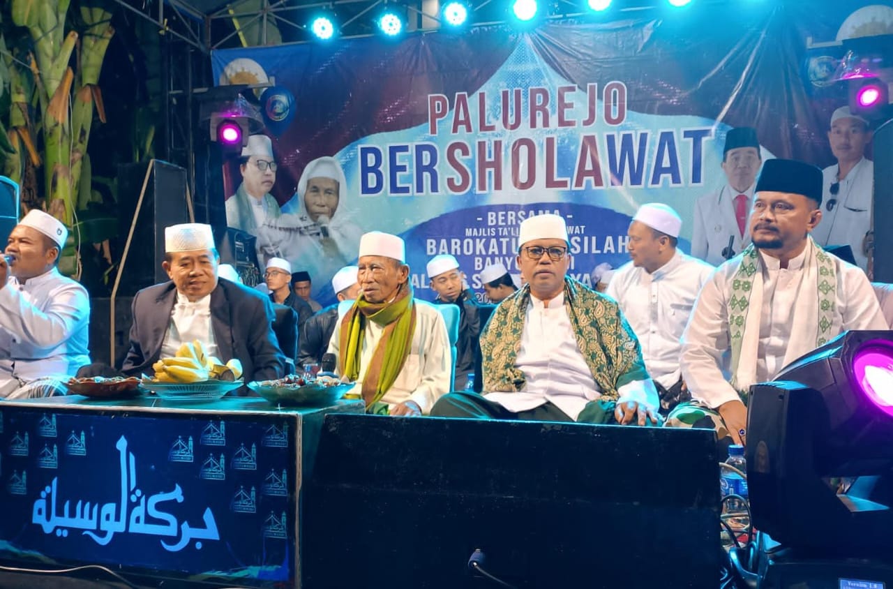 santunan-dan-sholawat:-palurejo-bersholawat-angkat-tema-‘menebar-manfaat,-mengharap-syafaat