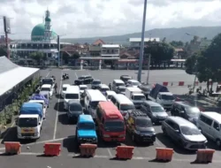 Gegara Ini, Penyeberangan Ketapang-Gilimanuk Ditutup Dua Jam, Kendaraan Menumpuk di Kantong Parkir Pelabuhan ASDP Ketapang
