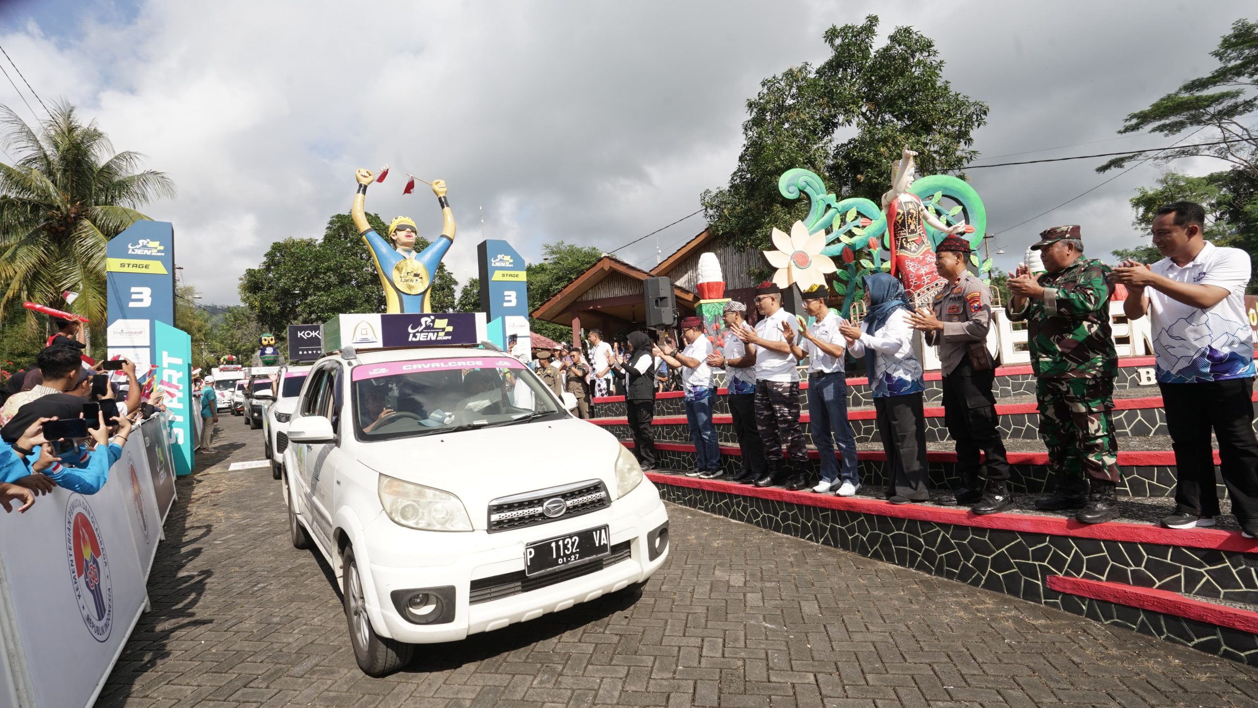 start-di-penghasil-cokelat-terbaik-di-dunia,-pembalap-tour-de-banyuwangi-ijen-akan-susuri-rute-terpanjang-di-etape-3