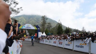 pembalap-grand-tour-juara-umum-tour-de-banyuwangi-ijen-2024