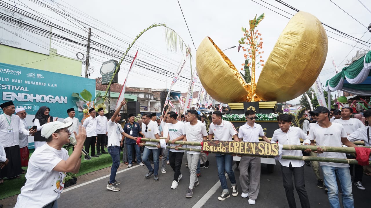 endhog-endhogan,-tradisi-warga-banyuwangi-peringati-maulid-nabi