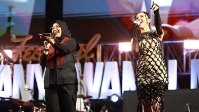 enlivened-lyodra-to-ndx-aka,-banyuwangi-beach-side-music-festival-entertains-thousands-of-audience–-tribunjatim.com