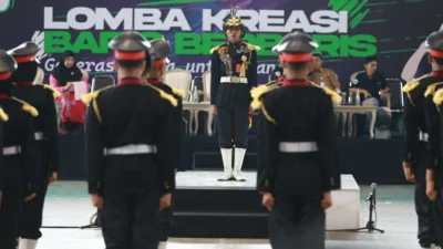 pemkab-banyuwangi-gelar-lomba-kreasi-baris-berbaris-tingkat-sd,-smp,-dan-sma