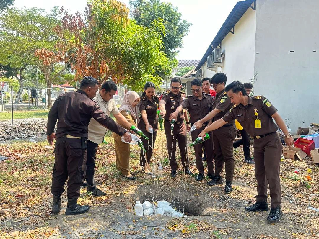 kejari-banyuwangi-musnahkan-sabu,-ganja-dan-ratusan-ekstasi