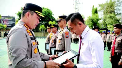 reveal-case-less-24-hours,-Head of Criminal Investigation Unit, Muncar Police - Rewarded - Banyuwangi Police Chief Award–-radar-banyuwangi