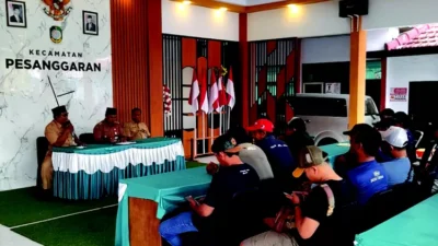 ratusan-karyawan-tambang-emas-tumpang-pitu-banyuwangi-terancam-dipecat,-minta-camat-fasilitasi-bertemu-pt-bsi