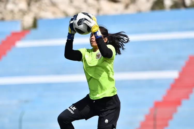 kiper-timnas-sepak-bola-wanita-indonesia-ternyata-cewek-asal-banyuwangi,-siapa-dia?