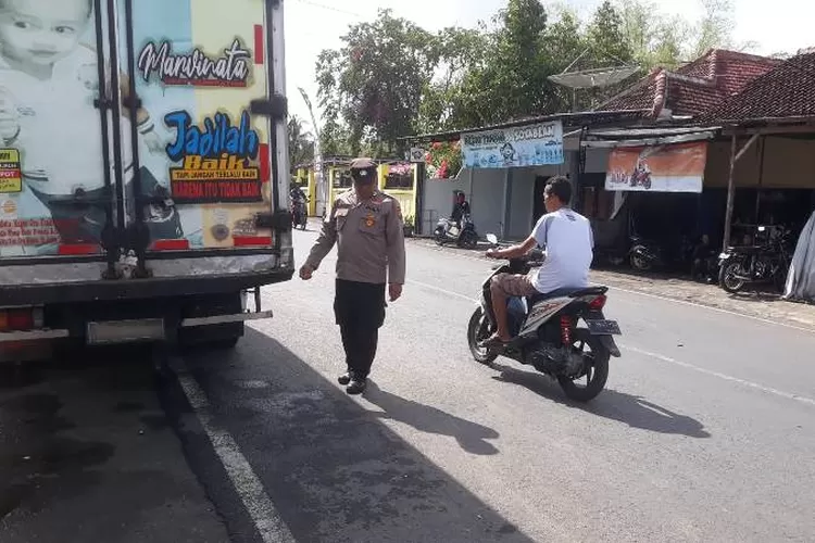 perempuan-muda-tewas-tabrak-truk-boks-jalan-soekarjo,-dusun-krajan,-desa/kecamatan-pesanggaran