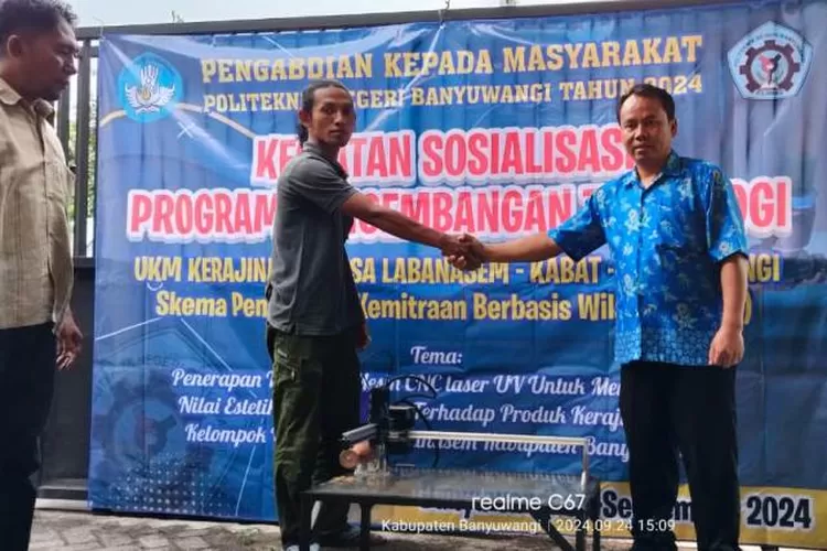 pkm-poliwangi,-inovasi-mesin-cnc-tingkatkan-kerajinan-kelapa-banyuwangi