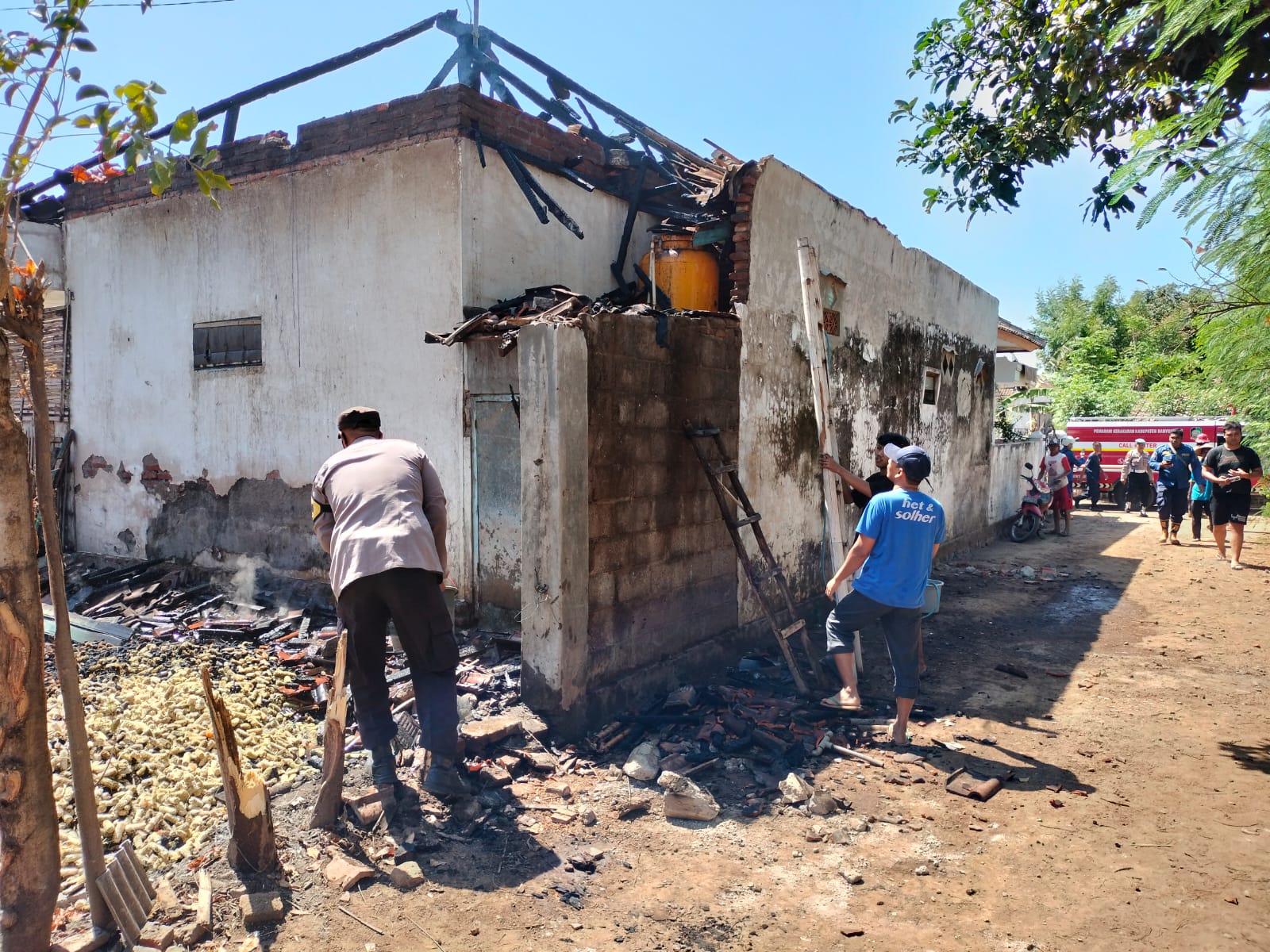 akibat-bakar-bonggol-jagung,-satu-mushala-pribadi-warga-wongsorejo,-ludes-terbakar