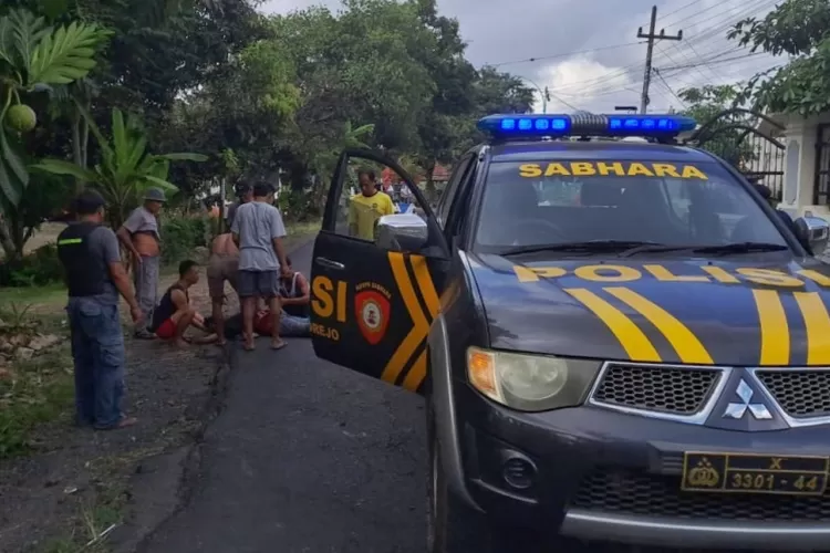 pemotor-tewas-disambar-mini-bus-di-jalan-raya-dusun-gunungsari,-desa-bangorejo