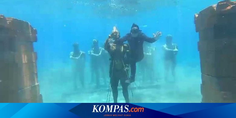 patih-gadjah-mada-dan-pasukan-majapahit-akan-temui-wisatawan-saat-snorkeling-di-bangsring-underwater-banyuwangi