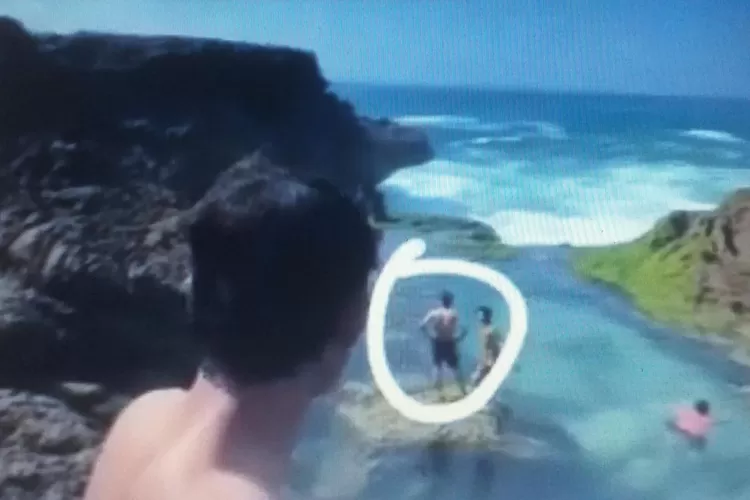 videonya-viral-di-medsos,-pemuda-asal-pare-kediri-ditelan-gelombang-laut-pantai-kedung-tumpang-tulungagung:-kejadiannya-bikin-merinding